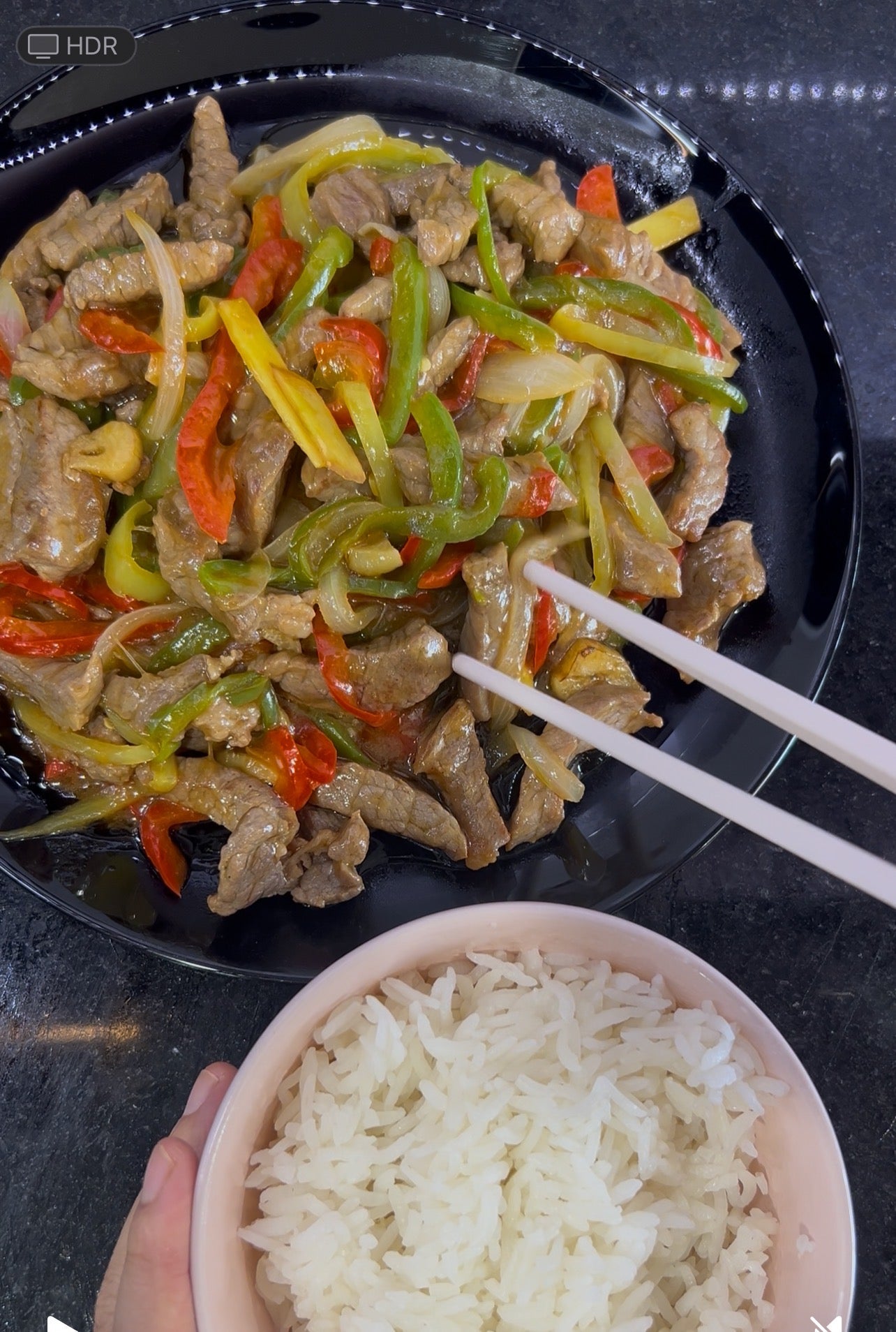 Lomo Saltado – Un Diálogo de Sabores entre China y Perú