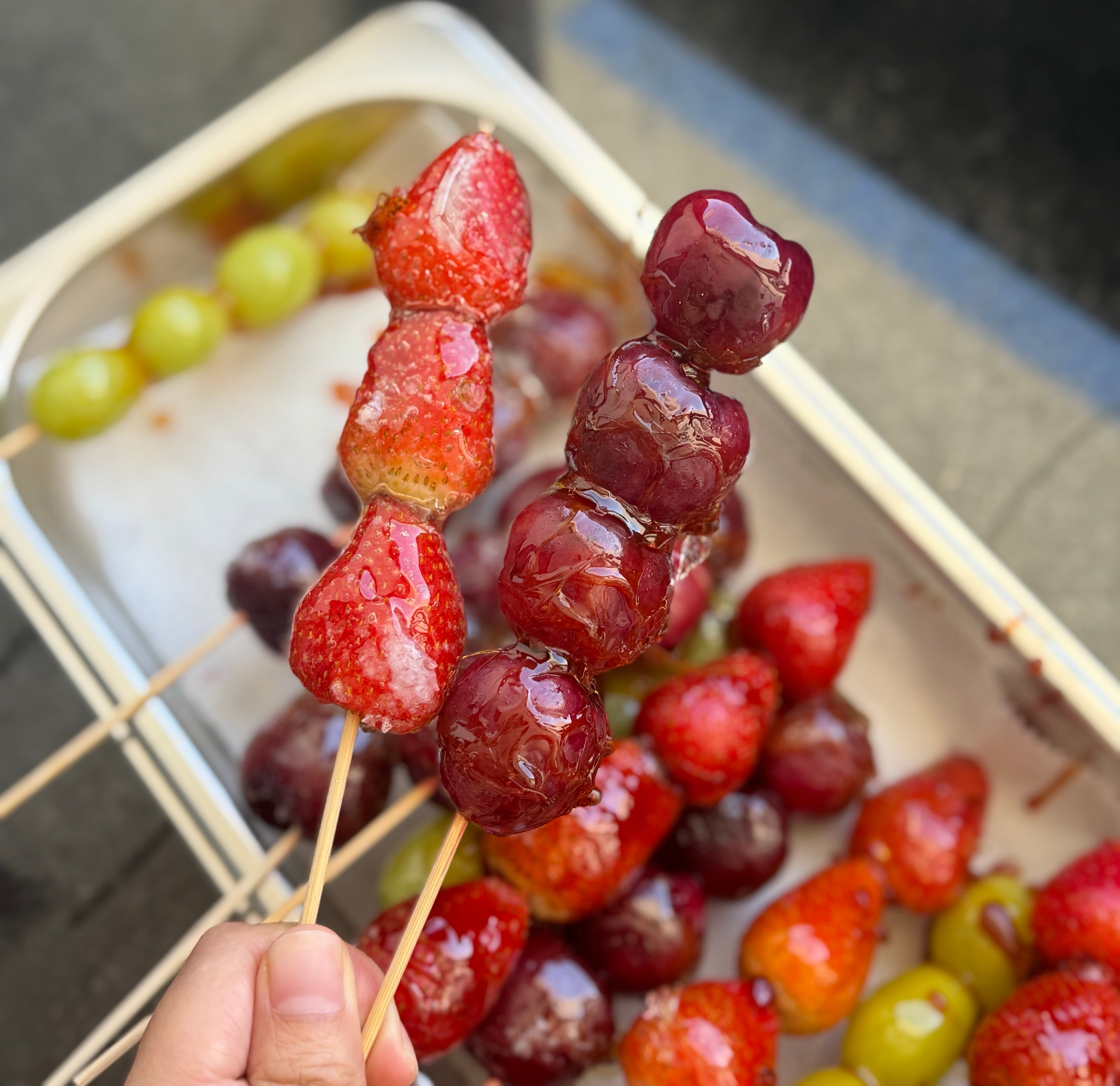 Tanghulu de Verano: El Dulce Tradicional Chino con Fruta Chilena